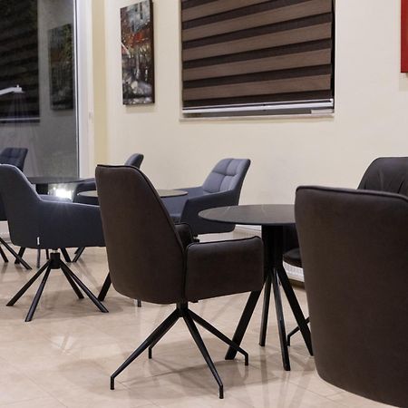 Hotel Luxor プリシュティナ エクステリア 写真