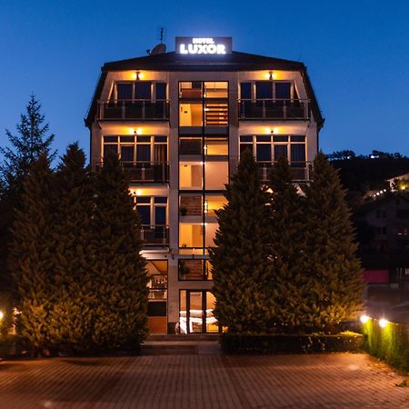 Hotel Luxor プリシュティナ エクステリア 写真